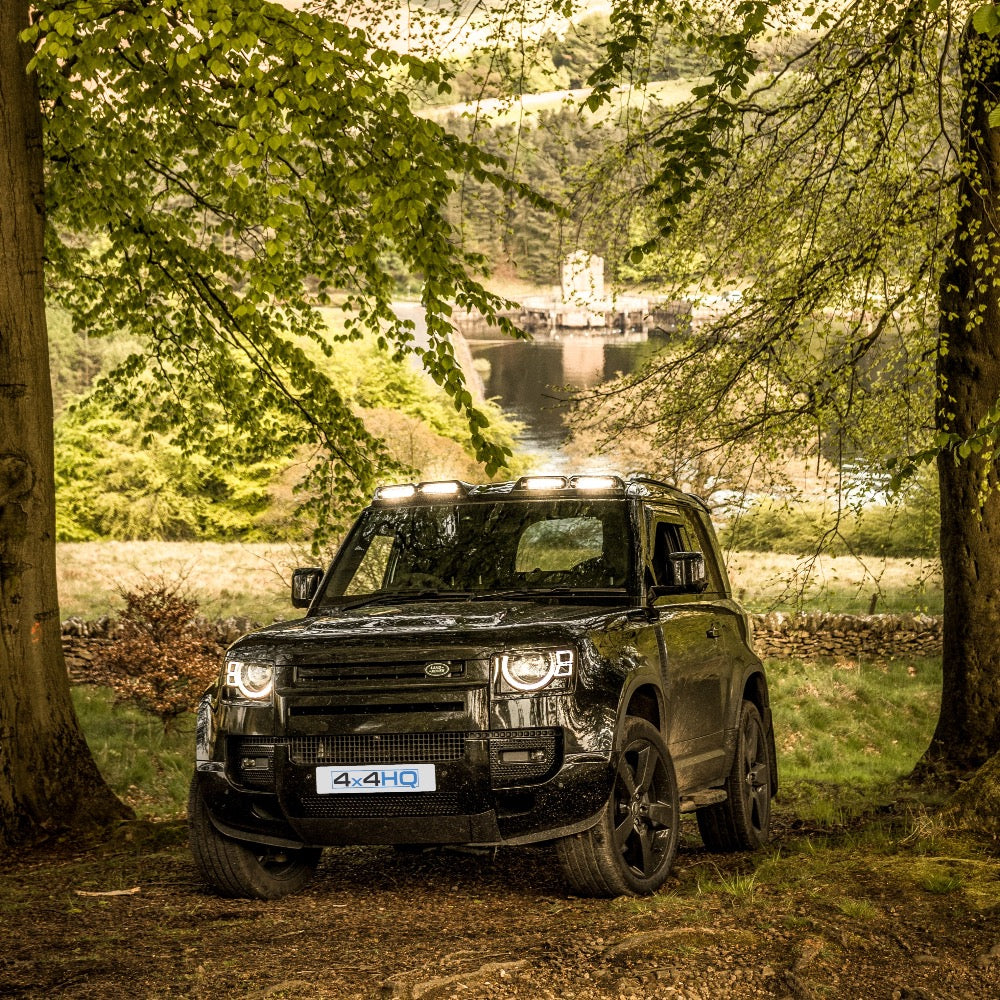 Defender 2020On Light Pod & Rear Spoiler Bundle Gloss Black (L663
